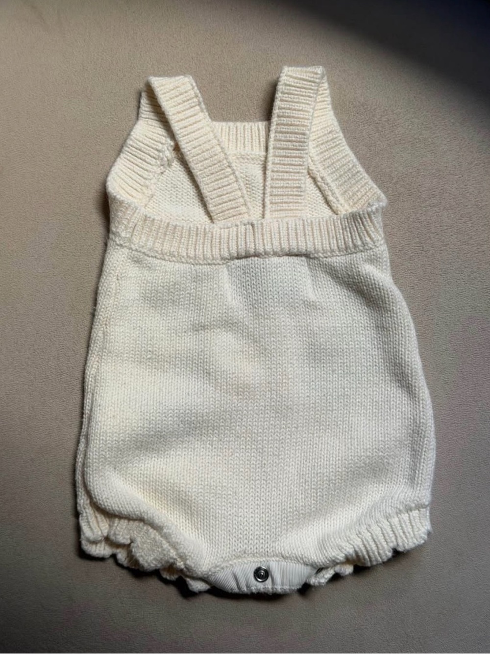 0-3m Cream Knit Baby Girl Romper with Pink Bunny & Floral Embroidery - Picture 2 of 3